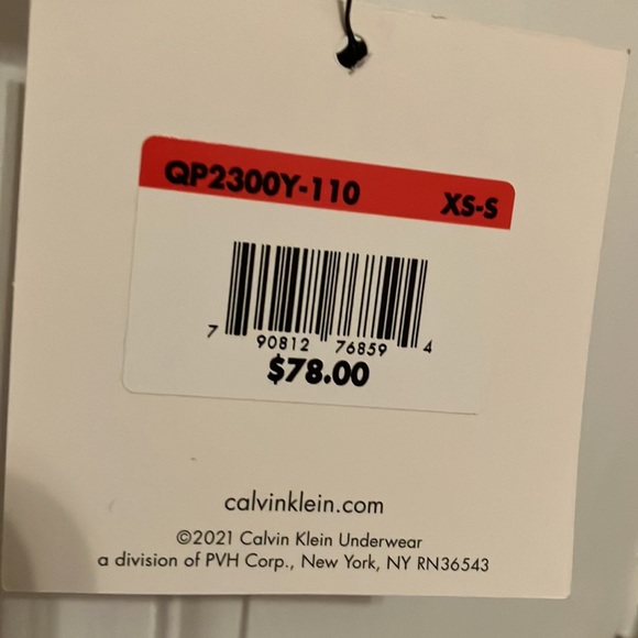 💗NWT Calvin Klein White Super Soft Robe with pink insignia - Size XS/SM - Picture 5 of 5